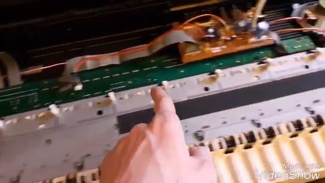 Démontage clavier Yamaha PSR 310 / Disassembly PSR 310 смотреть онлайн
