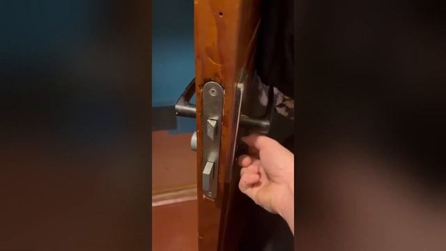 Замена личинки замка ШО-25 специалистом "Мастер замков" смотреть онлайн