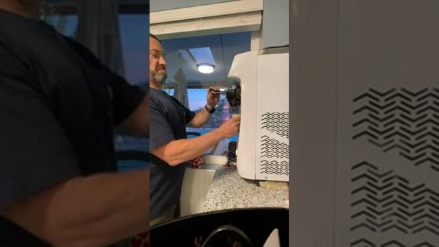 GSEICE Commercial Ice Cream Maker Machine for Home,3.2 to 4.2 Gal/H Soft Serve Machine,Single Flavo смотреть онлайн