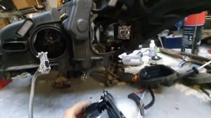 Ford Kuga. Замена линз на Aozoom A3 max без разбора фары. Разница есть.