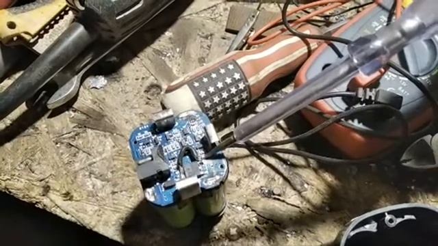 Не заряжается аккумулятор шуруповерта  хитрый ремонт Ремонт Аккумулятора