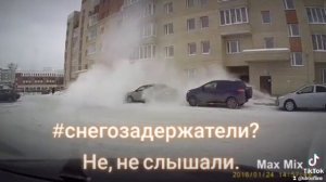 Последствия отсутствия снегозадержателей...