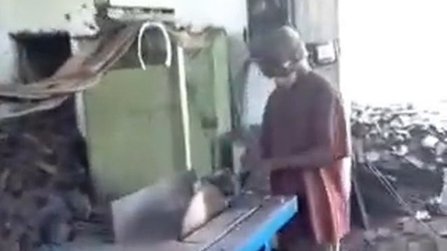 Фабрика по обработке гренадила, африканского черного дерева | Kiseleva Blackwood Family | 2 смотреть онлайн