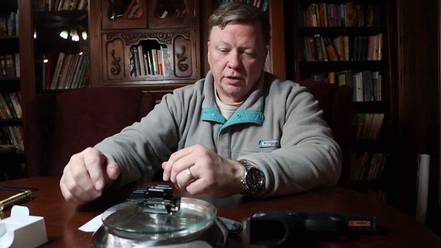 We Review the Olight PL-Mini 2 Valkyrie Tactical Weapon Light смотреть онлайн