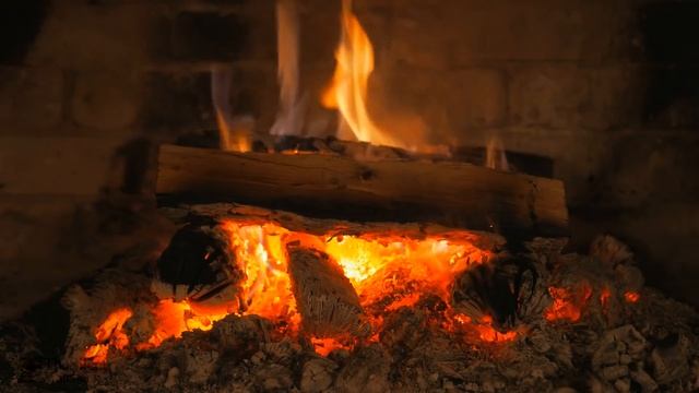 Потрескивающие звуки огня для расслабление и отдыха | Огонь 4K | Камин 4K? | Звуки для сна? смотреть онлайн