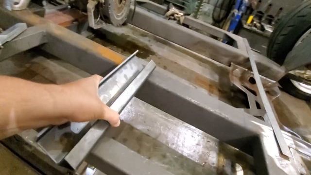 Ferrari Swap - AC Cobra!- FORD VS Ferrari Build - Part 7 - Front Suspension work and MORE BURNOUTS! смотреть онлайн