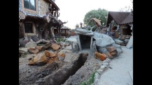 как  можно  сделать колодец  под  скважину  и  черновая  накидка  скалы    из  арт  бетона.