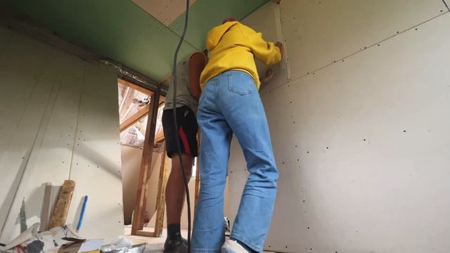 ЭТО НЕВЕРОЯТНО! САМОСТРОЙЩИКИ РАСКРЫВАЮТ СЕКРЕТЫ МОНТАЖА ГКЛ ПО ЛАГАМ! смотреть онлайн