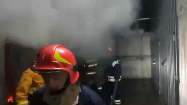 У Черкасах рятувальники ліквідували пожежу на підприємстві смотреть онлайн
