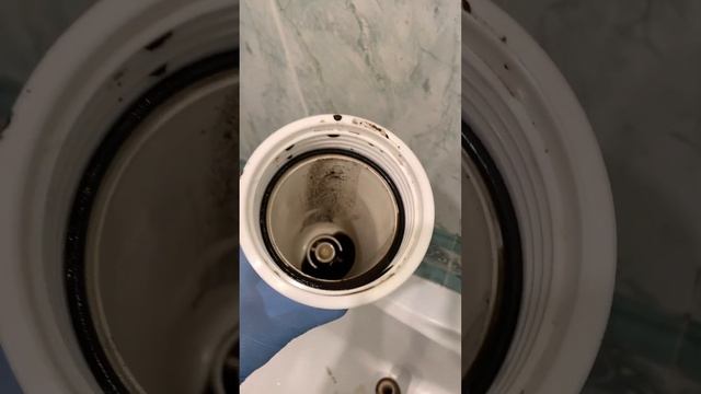 Гейзер очистки воды с обратным осмосом. Меняем фильтр грубой очистки. #water #вода смотреть онлайн