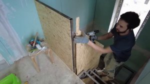 Обшивка лестницы ОСБ листами вместо дерева своими руками. Продолжение стройки 20