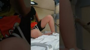 Как забираться на второй этаж в купе поезда
