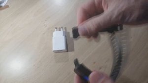 Как зарядить китайский смарт браслет YOHO