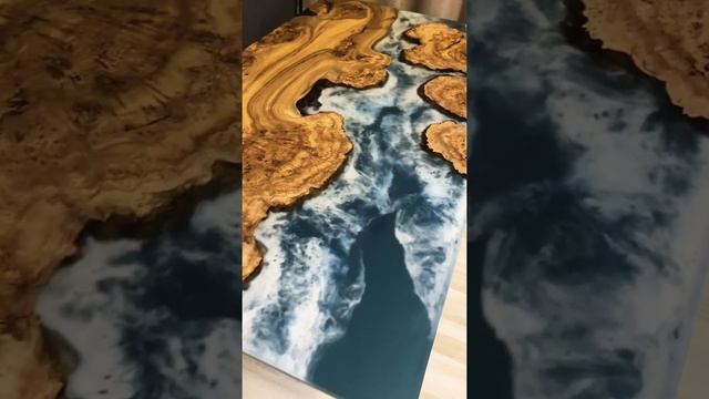 Обеденный стол из эпоксидной смолы! Готов ещё один красавец!) смотреть онлайн