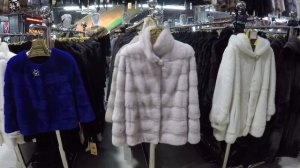 Магазин шуб в Китае