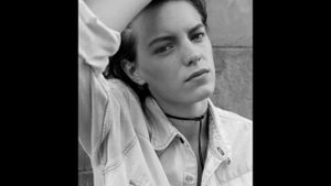 Erika Linder (Don't Cry)