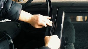 Дребезг стёкл на Акценте