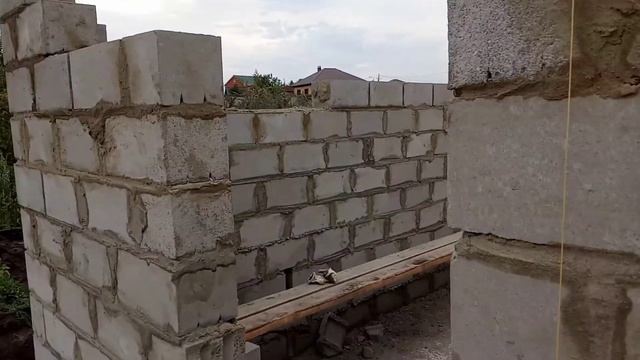 Чем плоха быстрая кладка КББ или как я увлекся кладкой и забыл оставить проёмы под окна