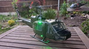 Huey 1/18 - Hobby Boss / 21st century toys