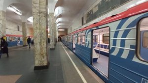Временно конечная. Прибытие и отправление Номерного на Автозаводскую. ЗЛ.