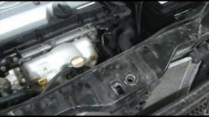 Почему происходит открытие капота при движении автомобиля.