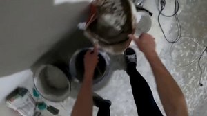 Не сливайте воду после мытья ведер и инструментов от растворов