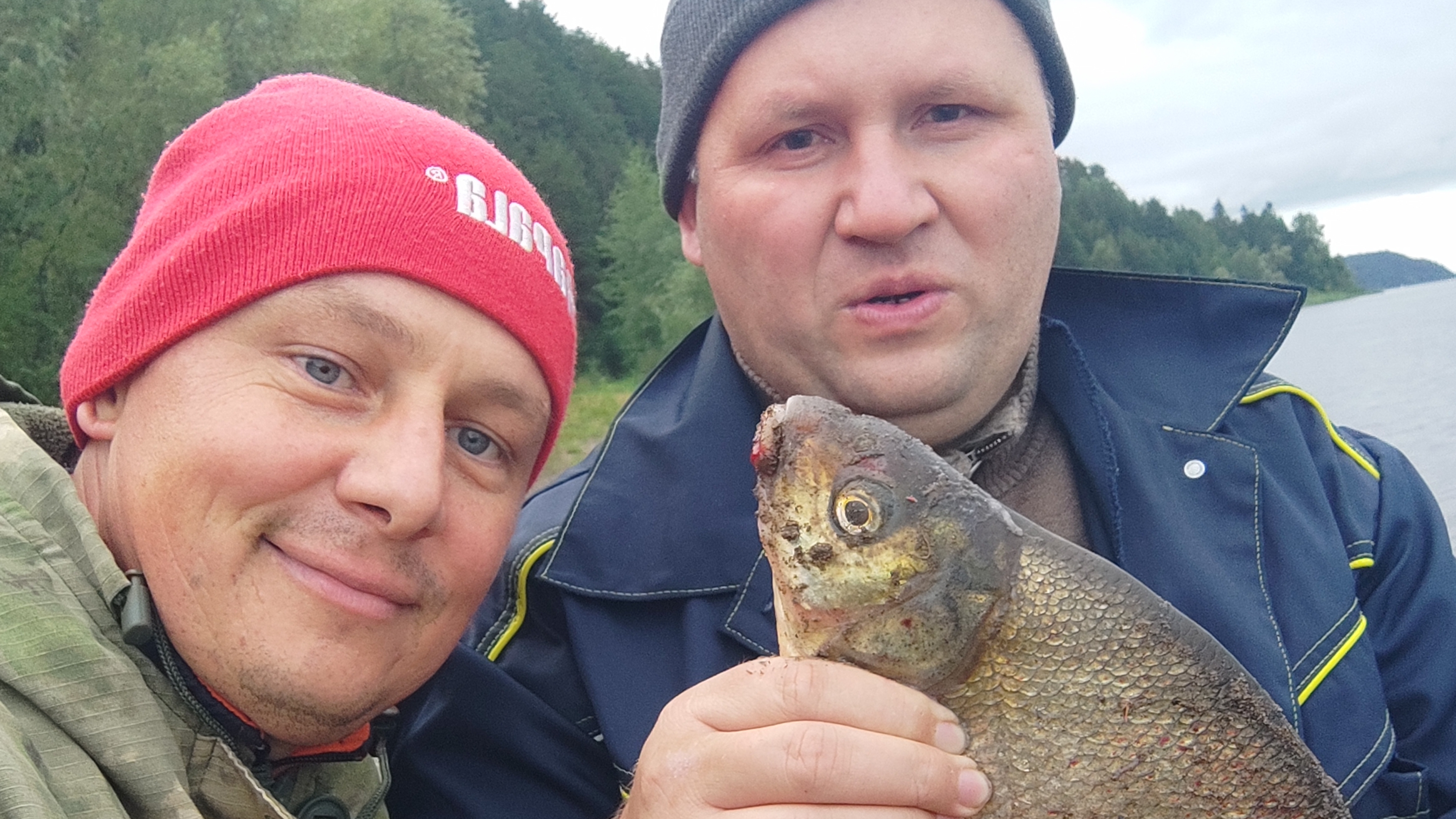 Крупный лещ на донку смотреть онлайн