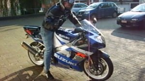 Suzuki GSX-R 1000 2002 starting