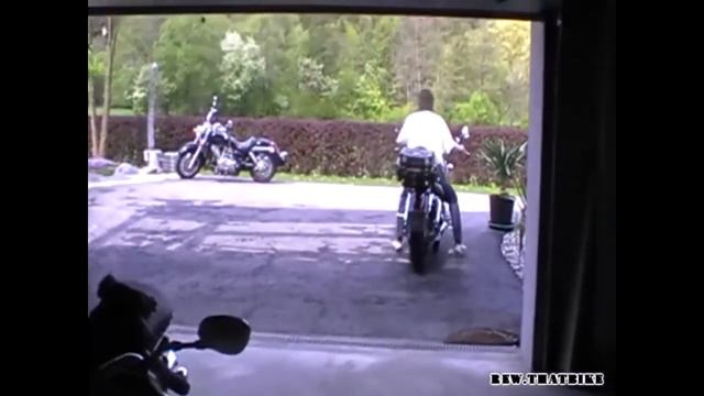 Suzuki Intruder C1800R exhaust sound compilation смотреть онлайн