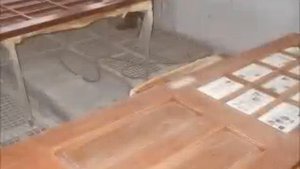 Покраска деревянных дверей