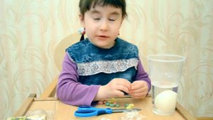 Растущее в воде яйцо. Growing in water egg