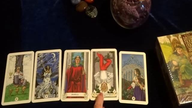 Расклад Таро  "Да Нет на 5 карт" смотреть онлайн