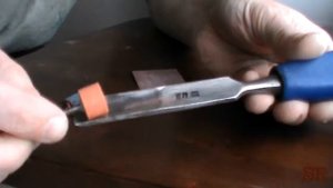 Переточка полукруглой стамески для резьбы по дереву