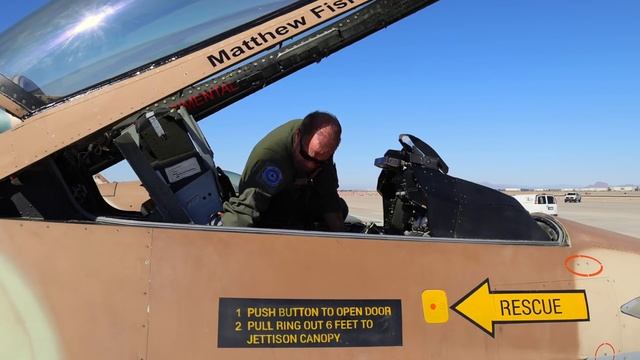 Top Aces extended tour of upgraded aggressor F-16. смотреть онлайн