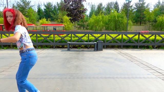 Марк играет в сказку для детей про поп ит смотреть онлайн