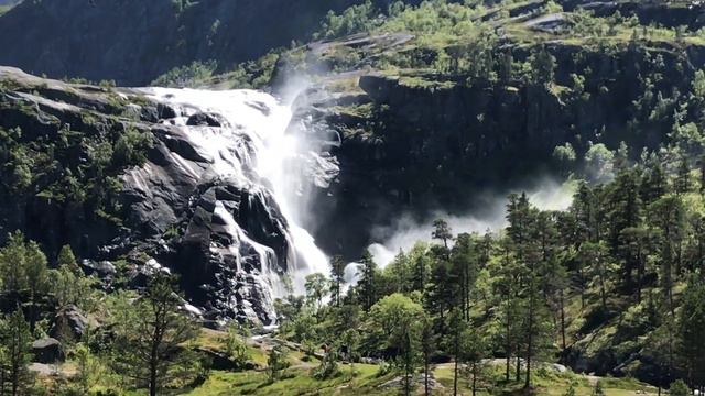 Норвегия водопад Nykkjesoyfossen (Nykkjesøyfossen)