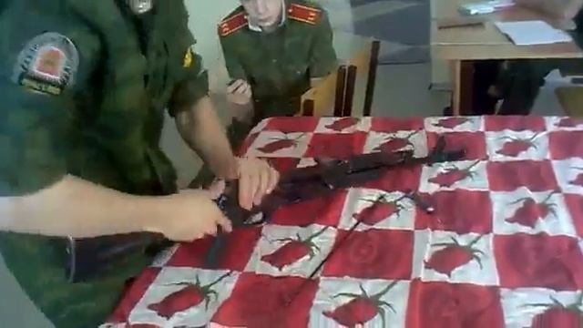Кадет разобрал автомат за 4 секунды смотреть онлайн