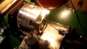 Токарный станок тв 4, разметка фланеца токарного патрона на 360 градусов.