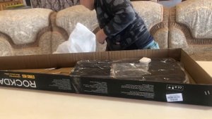 Распаковка электрогитары от Rockdale