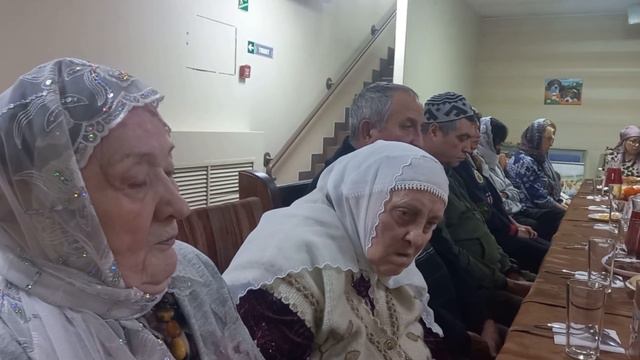 Коръән мәжлесендә.            في مجلس القرآن الكريم