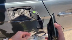 Е90 как снять лючок бензобака снимаем лючок бензобака на Бмв е90