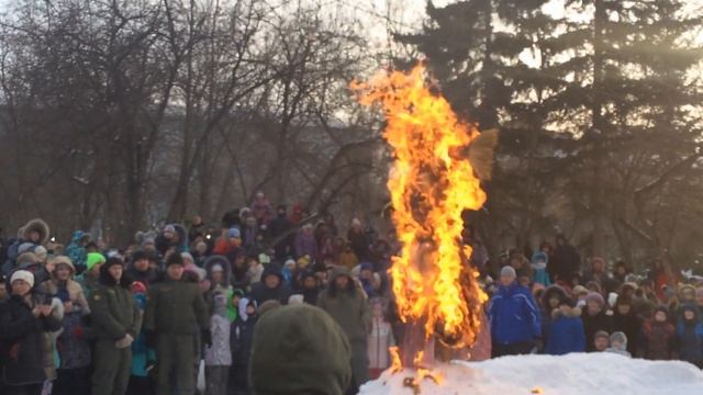 С Масленицей!Праздник Масленица. Сжигание чучела. Новосибирск. смотреть онлайн
