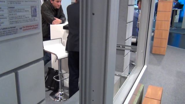 Нюрнберг 2014.  Выносной монтаж окна на кронштейн