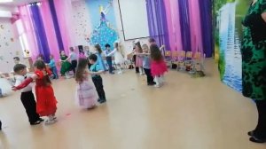 Танец "Полька" средняя группа