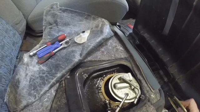 Замена сетки бензонасоса Chevrolet NIVA ,Шевроле НИВА, ВАЗ 2123.Ремонт Нива Шевроле своими руками смотреть онлайн