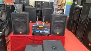 Loa JBL JRX 112M.