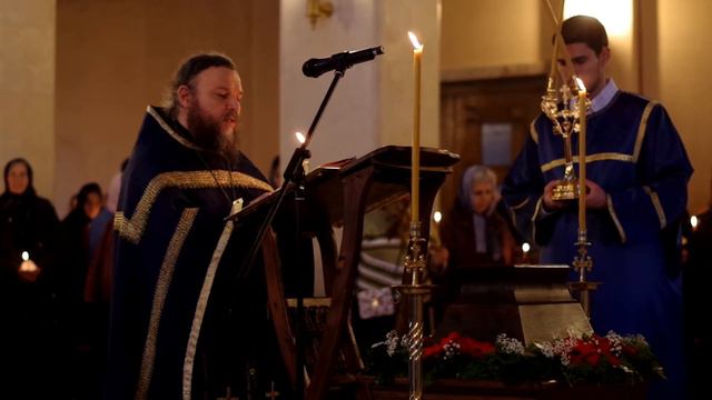 Утреня на Велики петък с четене на 12-те избрани евангелски четива за Христовите страдания, 2017 г. смотреть онлайн