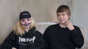 сплитика пытается показаться адекватной