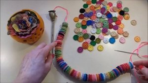 Вязаные украшения. Вязаные крючком красивые украшения. Вязаная мода.