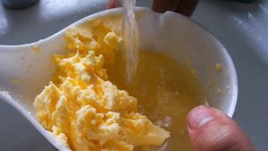 Готовим сливочное масло из подкисших сливок
